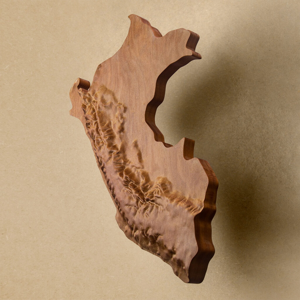 img-Escultura de Madera del Mapa Geografico del Perú